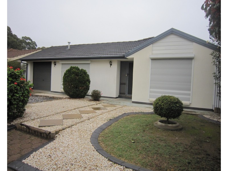 9 Maynard Cres, Parafield Gardens SA 5107