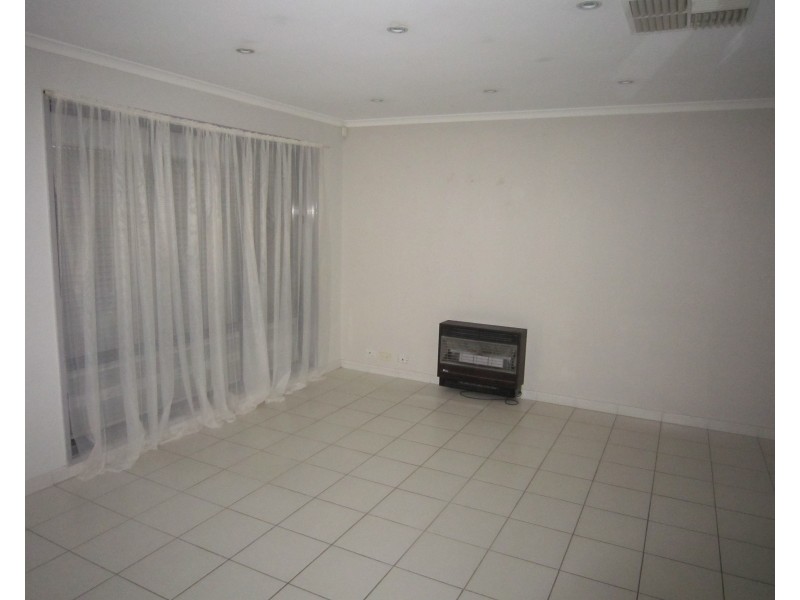 9 Maynard Cres, Parafield Gardens SA 5107