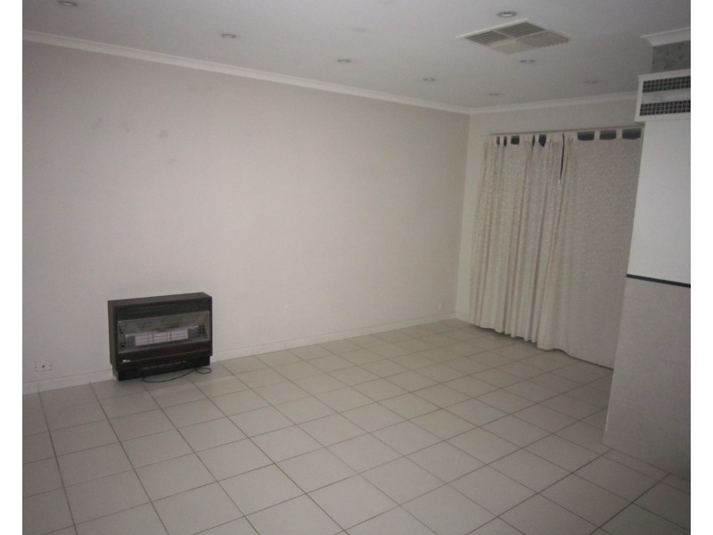 9 Maynard Cres, Parafield Gardens SA 5107