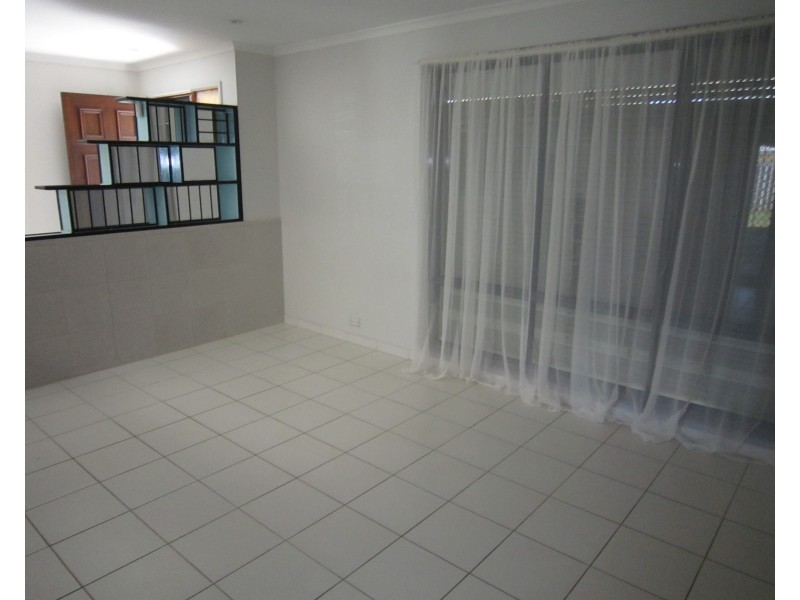 9 Maynard Cres, Parafield Gardens SA 5107