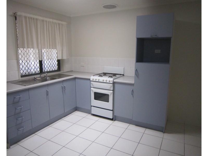 9 Maynard Cres, Parafield Gardens SA 5107