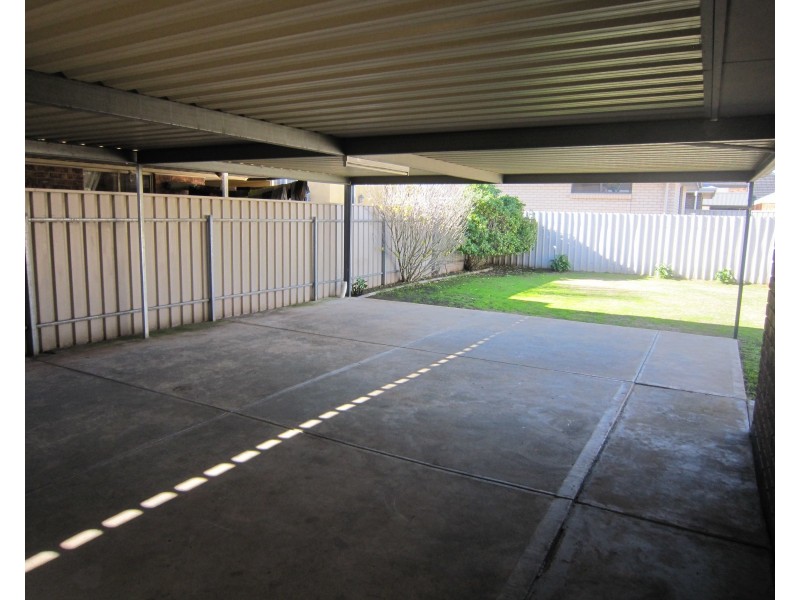 9 Maynard Cres, Parafield Gardens SA 5107