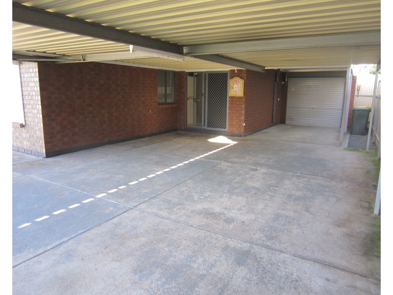 9 Maynard Cres, Parafield Gardens SA 5107