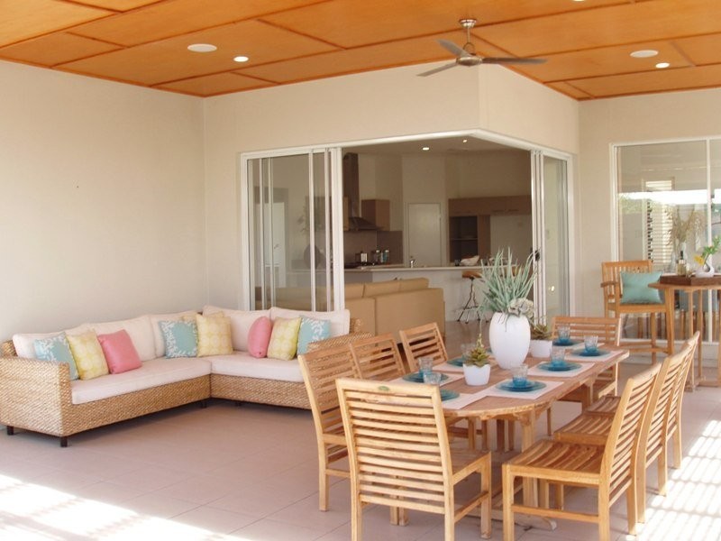 15 Tiller Road, Kawana Waters QLD 4575