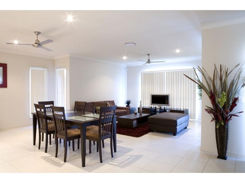 Pacific Pines QLD 4211