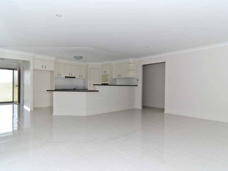 Rosemount QLD 4560