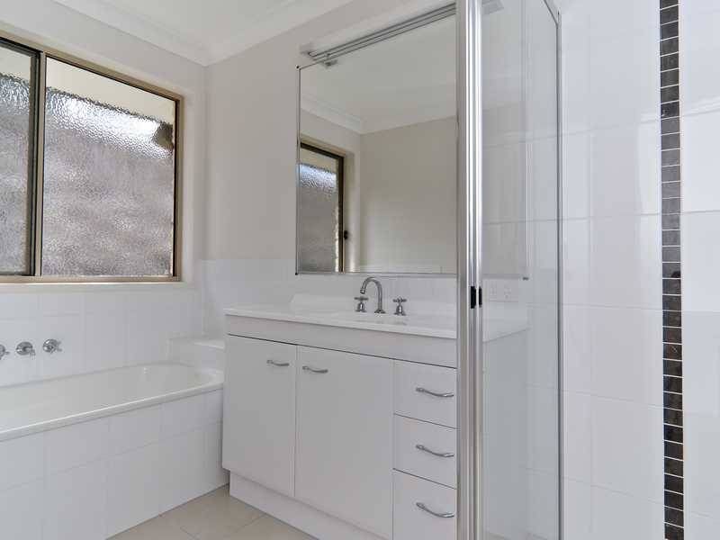 Rosemount QLD 4560