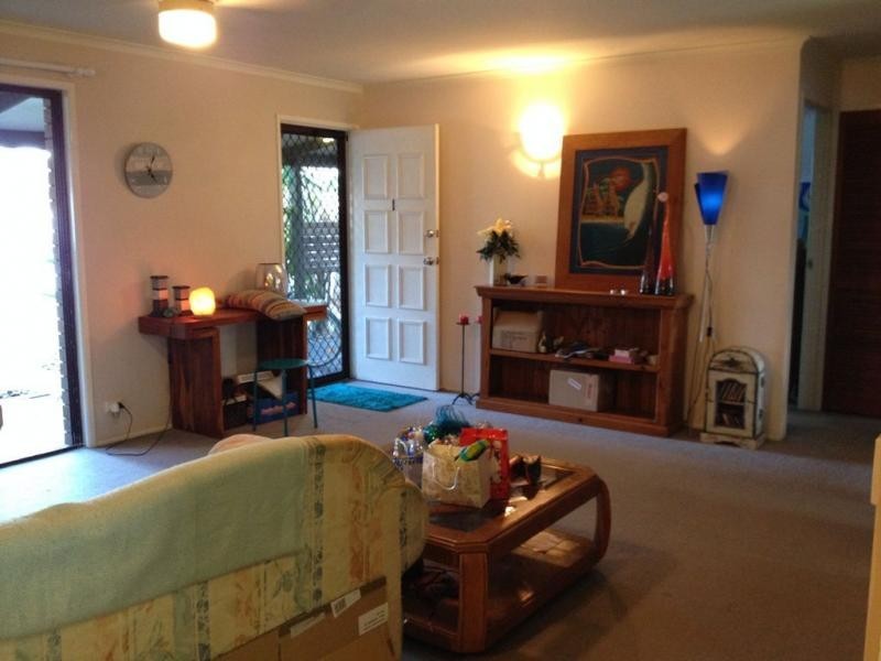 Duplex 1/1/4 Adelong Crescent, Buddina QLD 4575