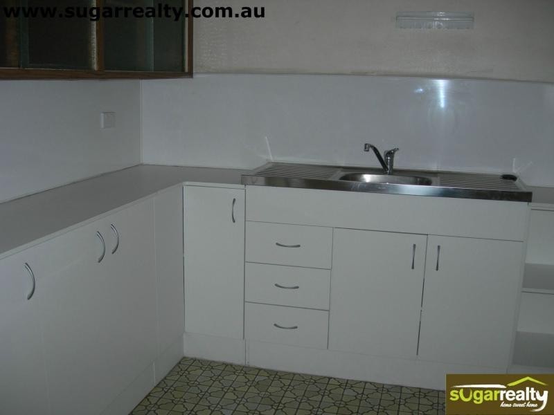 Unit 5/9 Queen Street, Ayr QLD 4807