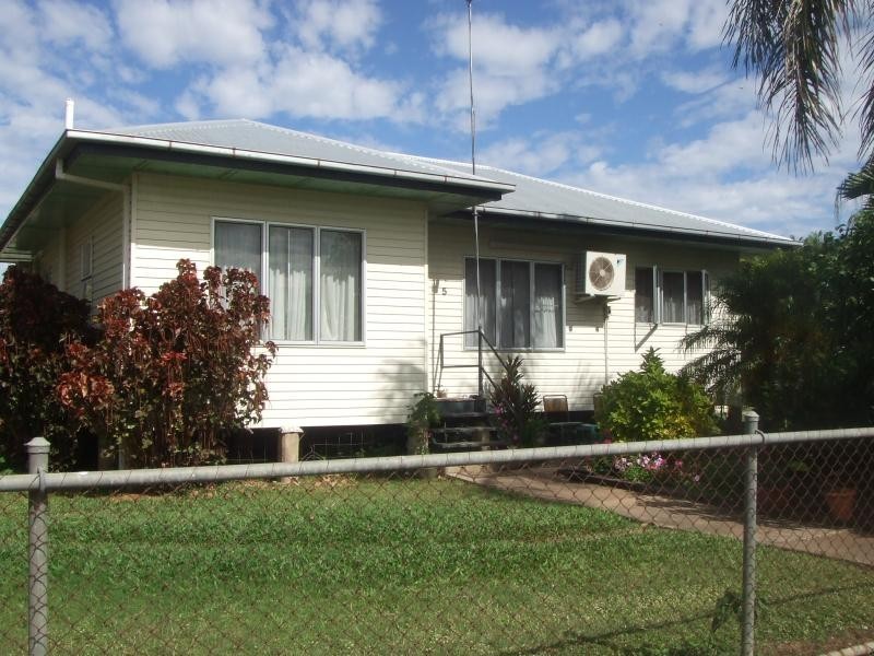 5 School Road, Clare QLD 4807
