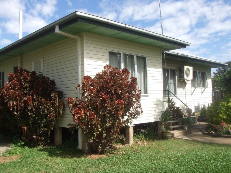 5 School Road, Clare QLD 4807