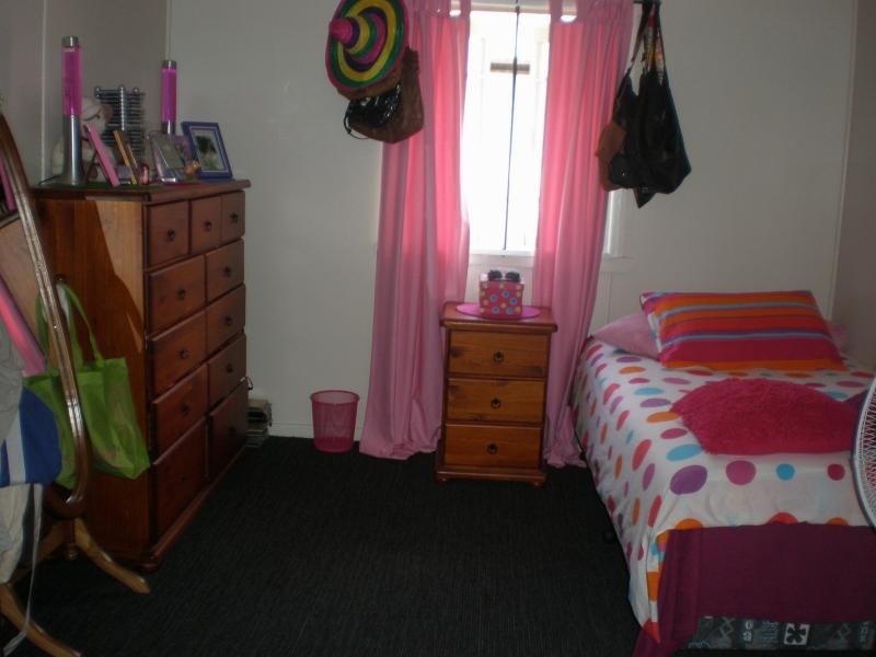 27 Tenth Avenue, Home Hill QLD 4806