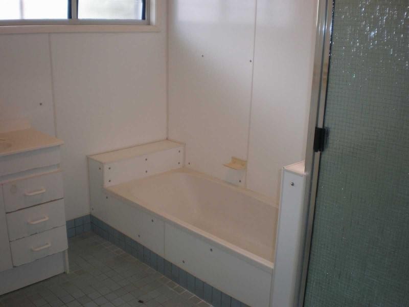 8 Searle Court, Ayr QLD 4807