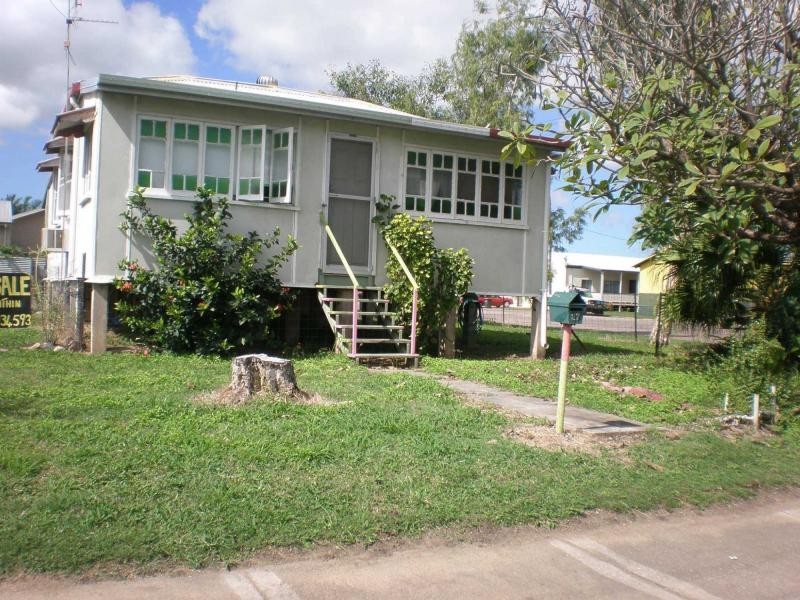27 Eighth Avenue, Home Hill QLD 4806