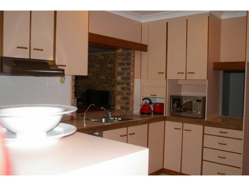 11 Loram Road, Jarvisfield QLD 4807