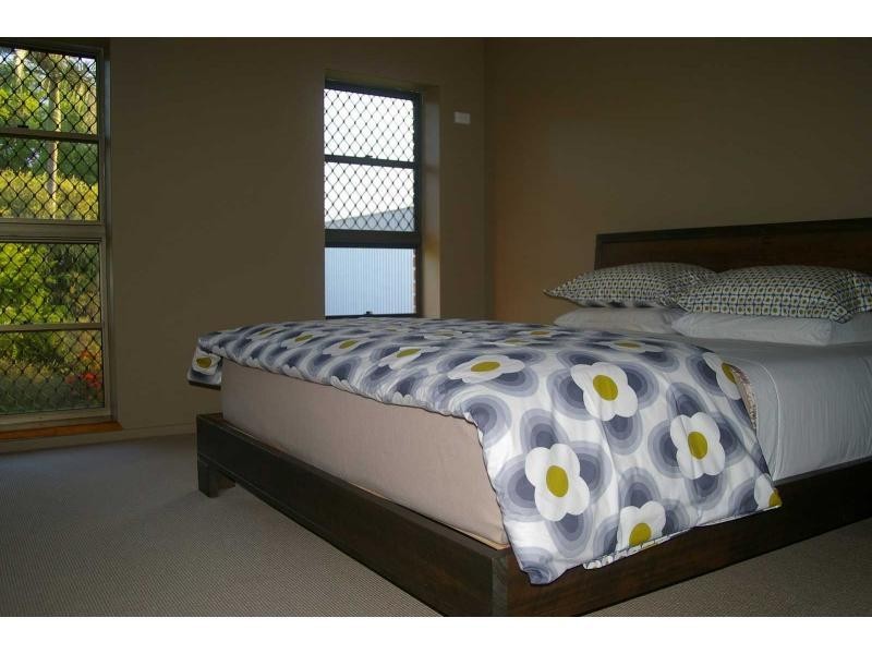 11 Loram Road, Jarvisfield QLD 4807