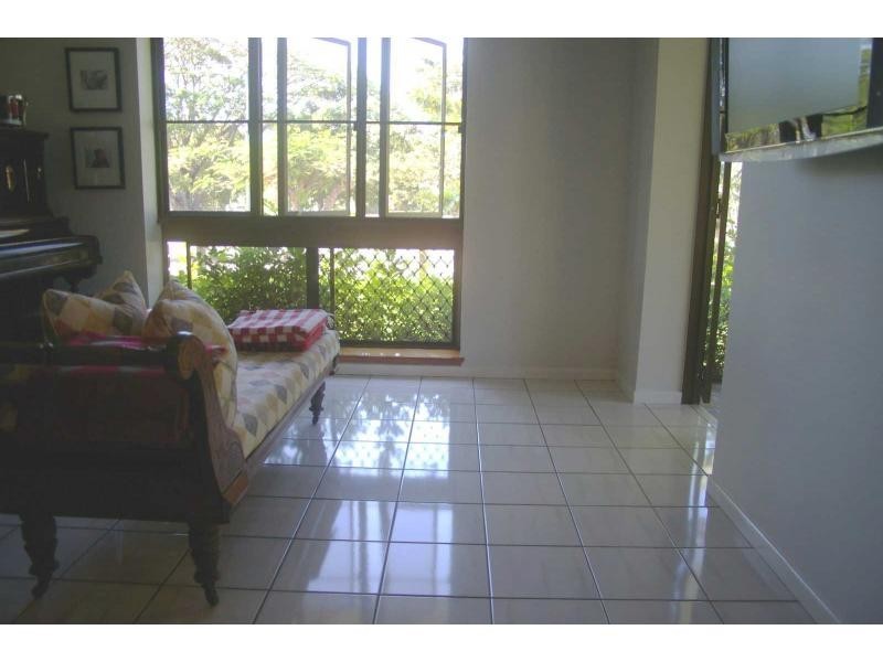 11 Loram Road, Jarvisfield QLD 4807