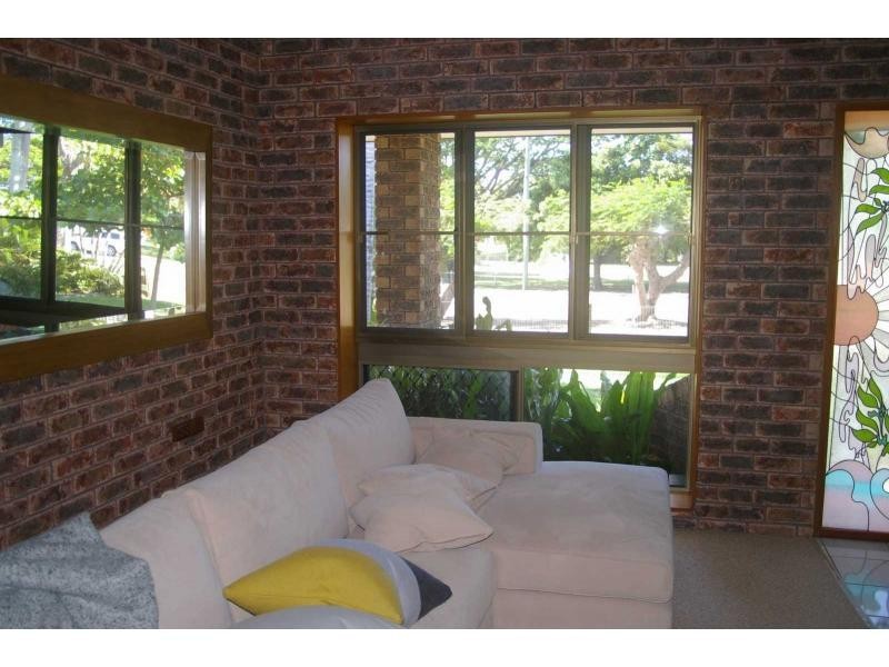 11 Loram Road, Jarvisfield QLD 4807