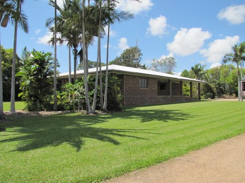 11 Loram Road, Jarvisfield QLD 4807