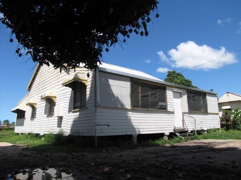 90 Railway Street, Ayr QLD 4807