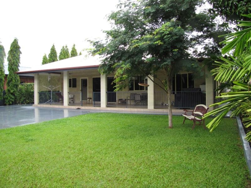 65 Ninth Avenue, Home Hill QLD 4806