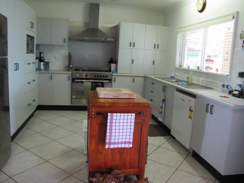 43 Fourteenth Street, Home Hill QLD 4806