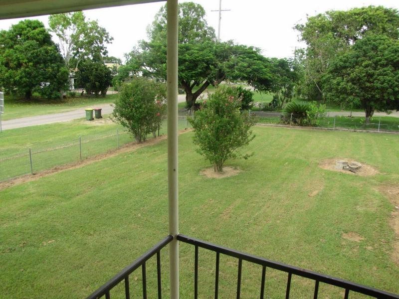 32 Eleventh Avenue, Home Hill QLD 4806