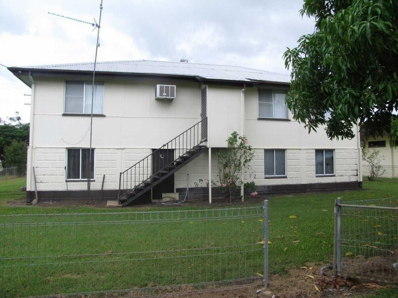 32 Eleventh Avenue, Home Hill QLD 4806