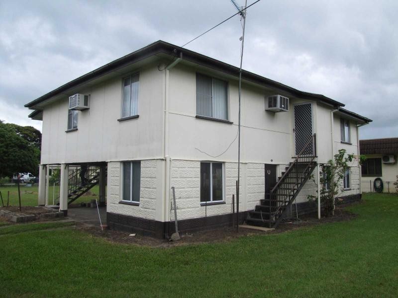 32 Eleventh Avenue, Home Hill QLD 4806