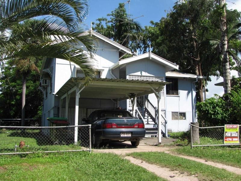 11 Ninth Street, Home Hill QLD 4806