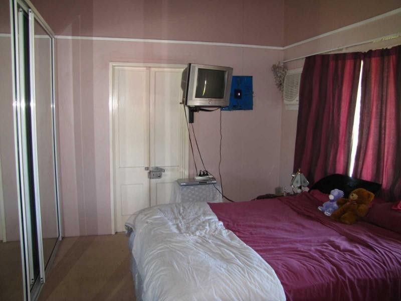 11 Ninth Street, Home Hill QLD 4806