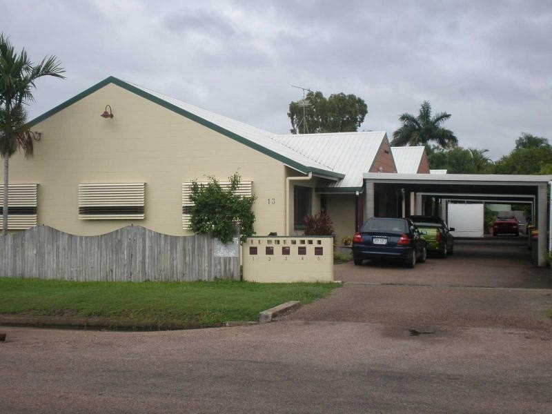 Unit 2/13 Macmillan Street, Ayr QLD 4807