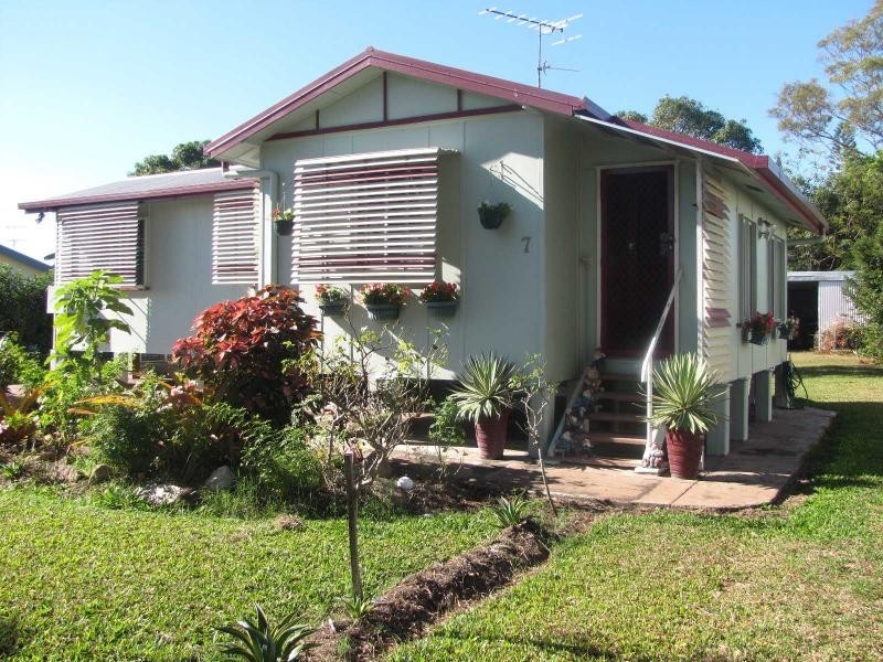 7 Tenth Avenue, Home Hill QLD 4806