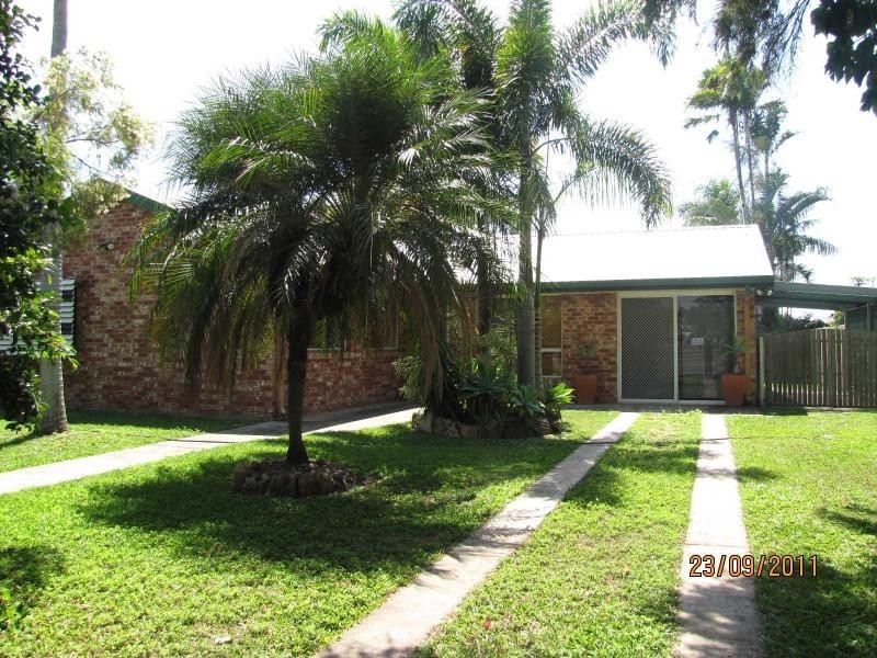 11 Seventh Avenue, Home Hill QLD 4806