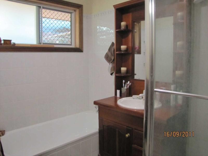 11 Seventh Avenue, Home Hill QLD 4806