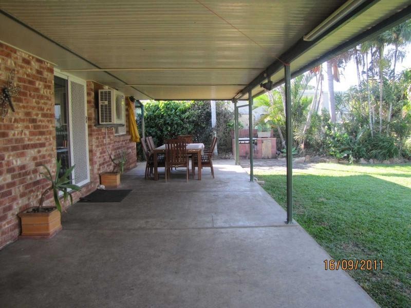 11 Seventh Avenue, Home Hill QLD 4806