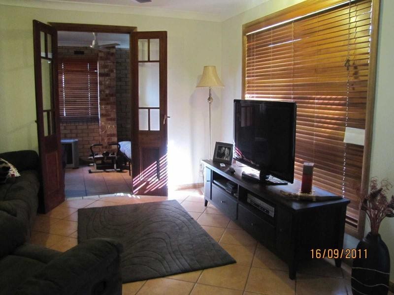 11 Seventh Avenue, Home Hill QLD 4806