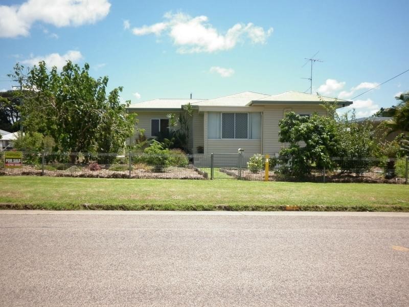 92 Fourteenth Avenue, Home Hill QLD 4806