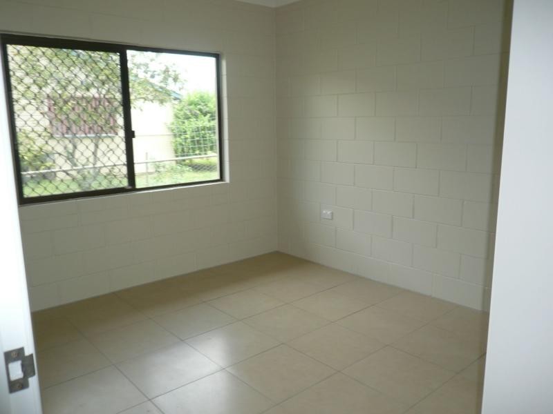 Unit 2/25 Queen Street, Ayr QLD 4807