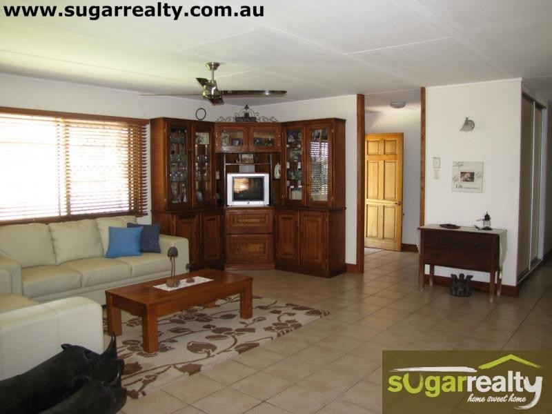 8 Pacific Court, Brandon QLD 4808