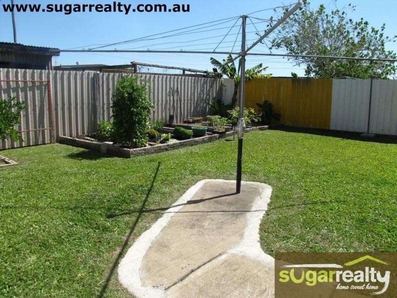 8 Pacific Court, Brandon QLD 4808