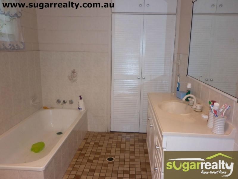 26 Etna Road, Mount Kelly, Ayr QLD 4807