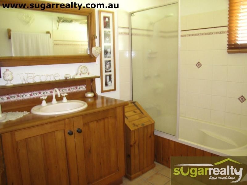 18 Moss Street, Ayr QLD 4807