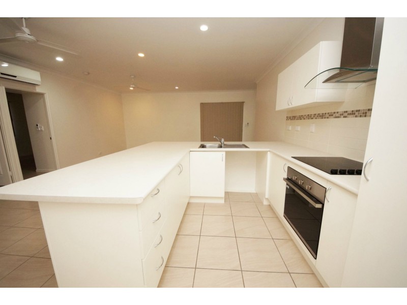 2/28 Rossiter Street, Ayr QLD 4807