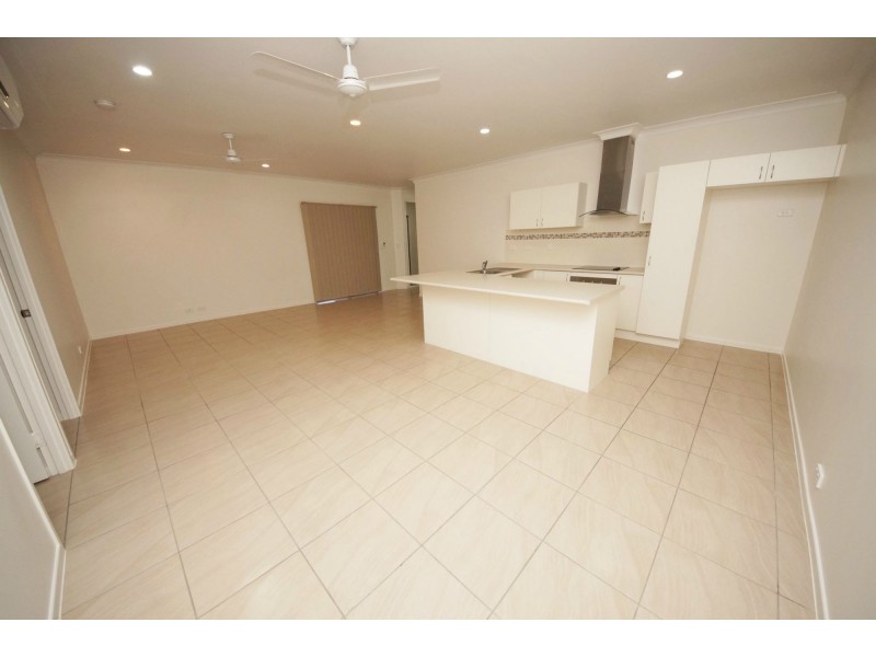 2/28 Rossiter Street, Ayr QLD 4807