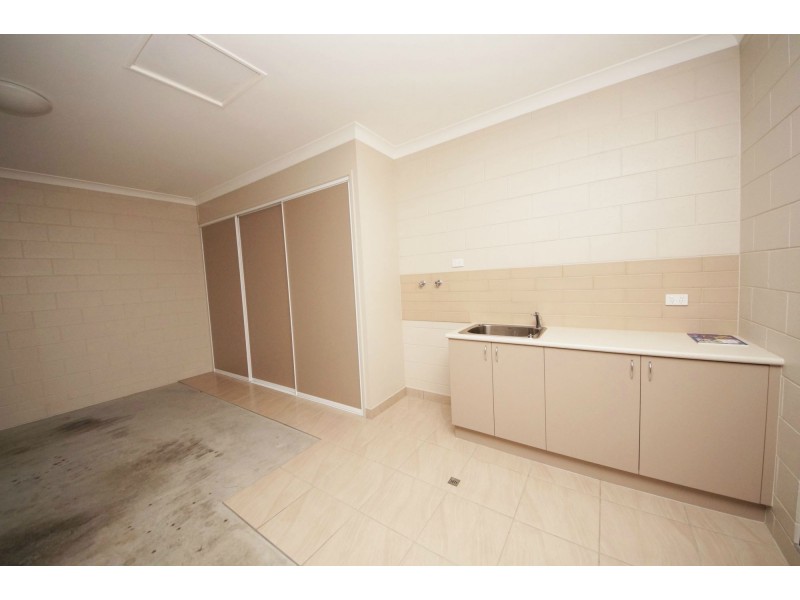 2/28 Rossiter Street, Ayr QLD 4807