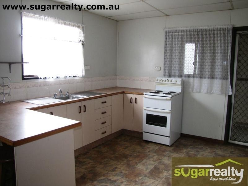 63 Plantation Avenue, Horseshoe Lagoon QLD 4809