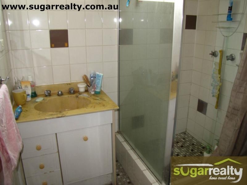 Unit 4/9 Queen Street, Ayr QLD 4807