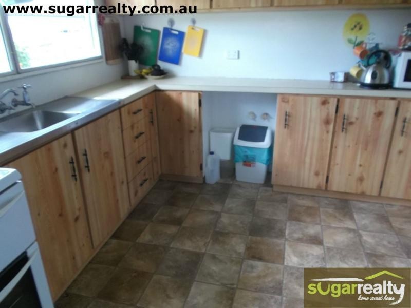 25 Larkin Street, Clare QLD 4807