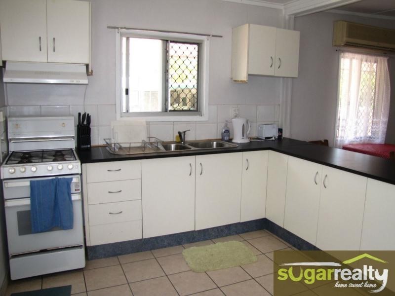 33 Whiting Court, Cungulla QLD 4816